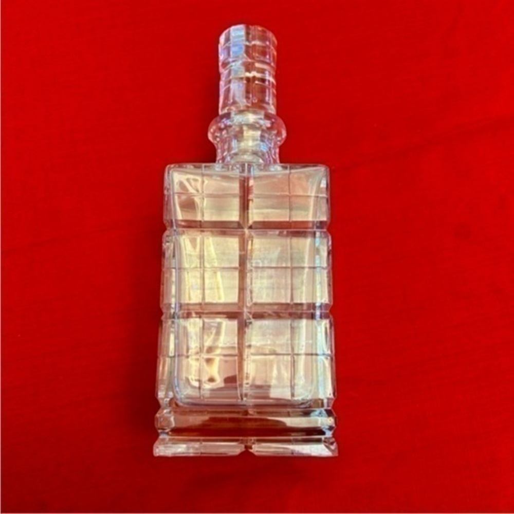 Vintage heavy lead cut WEDGEWOOD Crystal glass beverage whiskey liquor decanter.